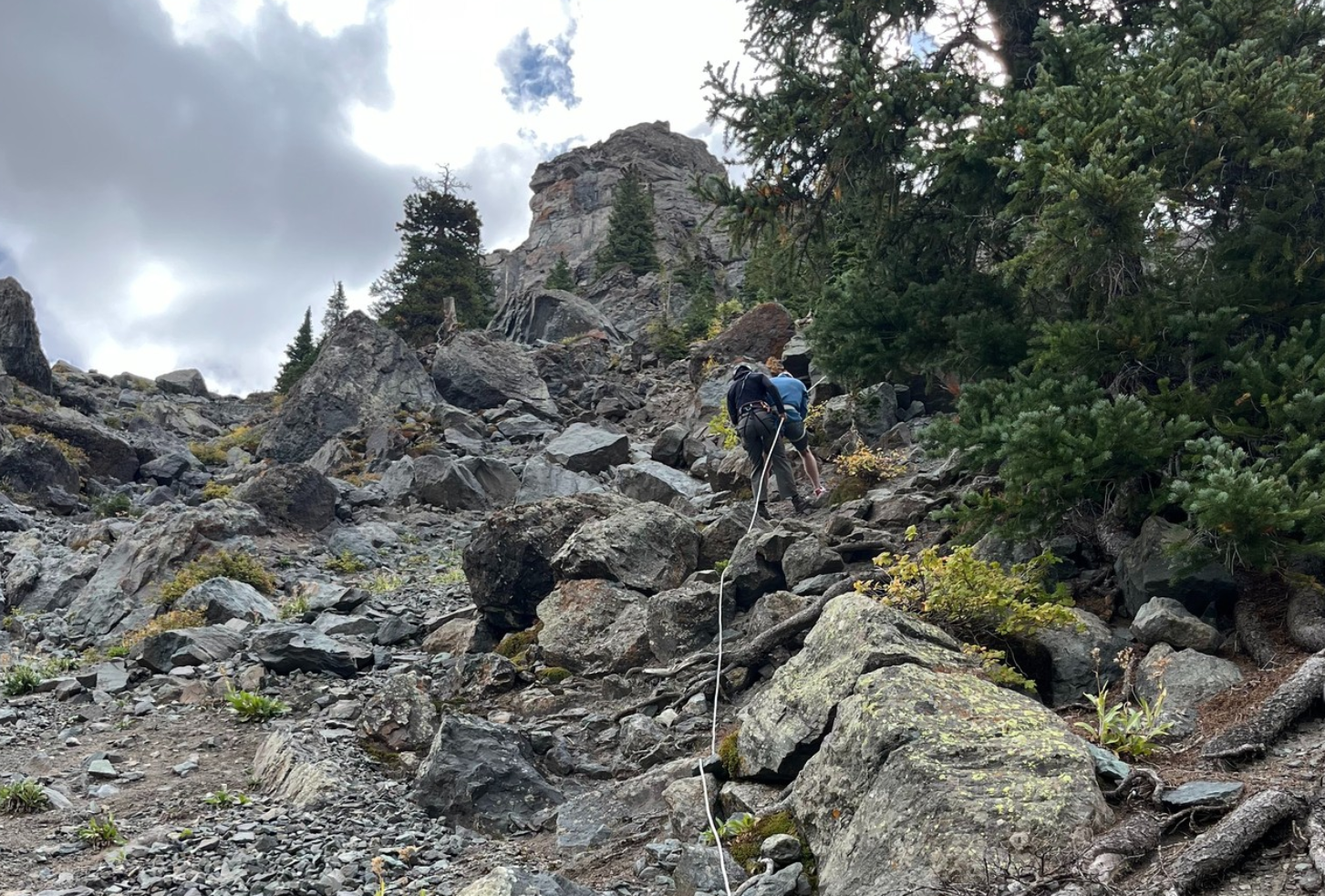 Photographer calls for help after traveling off-trail to take pictures in Colorado